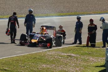 World © Octane Photographic Ltd. 2014 Formula 1 Winter Testing, Circuito de Velocidad, Jerez. Thursday 30th January 2014. Day 3. Infiniti Red Bull Racing RB10 – Daniel Ricciardo stops on track with overheating problems on his outlap. Digital Ref: 0887cb1d0845