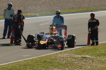 World © Octane Photographic Ltd. 2014 Formula 1 Winter Testing, Circuito de Velocidad, Jerez. Thursday 30th January 2014. Day 3. Infiniti Red Bull Racing RB10 – Daniel Ricciardo stops on track with overheating problems on his outlap. Digital Ref: 0887cb1d0851