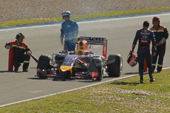 World © Octane Photographic Ltd. 2014 Formula 1 Winter Testing, Circuito de Velocidad, Jerez. Thursday 30th January 2014. Day 3. Infiniti Red Bull Racing RB10 – Daniel Ricciardo stops on track with overheating problems on his outlap. Digital Ref: 0887cb1d0865