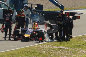 World © Octane Photographic Ltd. 2014 Formula 1 Winter Testing, Circuito de Velocidad, Jerez. Thursday 30th January 2014. Day 3. Infiniti Red Bull Racing RB10 – Daniel Ricciardo stops on track with overheating problems on his outlap. Digital Ref: 0887cb1d0887