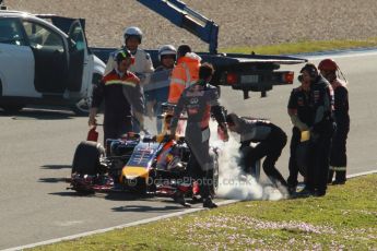 World © Octane Photographic Ltd. 2014 Formula 1 Winter Testing, Circuito de Velocidad, Jerez. Thursday 30th January 2014. Day 3. Infiniti Red Bull Racing RB10 – Daniel Ricciardo stops on track with overheating problems on his outlap. Digital Ref: 0887cb1d0900