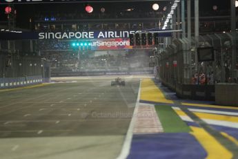 World © Octane Photographic Ltd. Saturday 20th September 2014, Singapore Grand Prix, Marina Bay. - Formula 1 Qualifying. Scuderia Toro Rosso STR 9 – Daniil Kvyat. Digital Ref: 1124CB1D9303