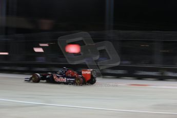 World © Octane Photographic Ltd. Saturday 20th September 2014, Singapore Grand Prix, Marina Bay. - Formula 1 Qualifying. Scuderia Toro Rosso STR9 - Jean-Eric Vergne. Digital Ref: 1124LB1D2501