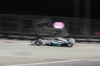 World © Octane Photographic Ltd. Saturday 20th September 2014, Singapore Grand Prix, Marina Bay. - Formula 1 Qualifying. Mercedes AMG Petronas F1 W05 - Lewis Hamilton. Digital Ref: 1124LB1D2542
