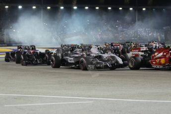 World © Octane Photographic Ltd. Sunday 21st September 2014, Singapore Grand Prix, Marina Bay. - Formula 1 Race start lap 1. Digital Ref: 1127CB1D1204