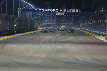 World © Octane Photographic Ltd. Sunday 21st September 2014, Singapore Grand Prix, Marina Bay. - Formula 1 Race start lap 1. Digital Ref: 1127LB1D3223