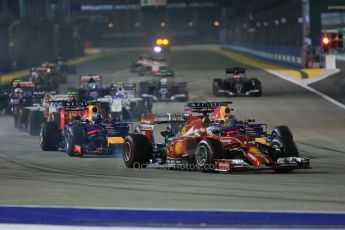 World © Octane Photographic Ltd. Sunday 21st September 2014, Singapore Grand Prix, Marina Bay. - Formula 1 Race start lap 1. Digital Ref: 1127LB1D3249