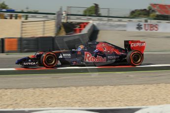 World © Octane Photographic Ltd. Friday 9th May 2014. Circuit de Catalunya - Spain - Formula 1 Practice 1 pitlane. Scuderia Toro Rosso STR9 - Jean-Eric Vergne. Digital Ref: