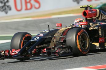 World © Octane Photographic Ltd. Friday 9th May 2014. Circuit de Catalunya - Spain - Formula 1 Practice 1 pitlane. Lotus F1 Team E22 – Pastor Maldonado. Digital Ref: