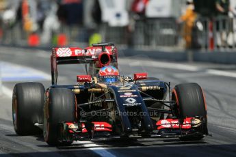 World © Octane Photographic Ltd. Friday 9th May 2014. Circuit de Catalunya - Spain - Formula 1 Practice 2 pitlane. Lotus F1 Team E22 - Romain Grosjean. Digital Ref: