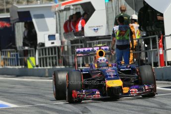 World © Octane Photographic Ltd. Friday 9th May 2014. Circuit de Catalunya - Spain - Formula 1 Practice 2 pitlane. Infiniti Red Bull Racing RB10 – Daniel Ricciardo. Digital Ref: