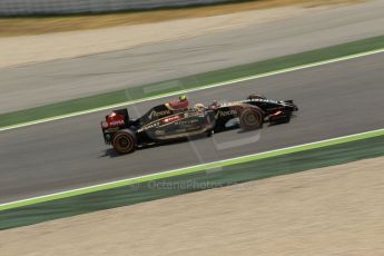 World © Octane Photographic Ltd. Saturday 10th May 2014. Circuit de Catalunya - Spain - Formula 1 Qualifying. Lotus F1 Team E22 – Pastor Maldonado. Digital Ref: 0936lb1d3922