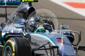 World © Octane Photographic Ltd. Mercedes AMG Petronas F1 W06 Hybrid – Nico Rosberg. Friday 27th November 2015, F1 Abu Dhabi Grand Prix, Practice 1, Yas Marina. Digital Ref: 1477CB1L5068