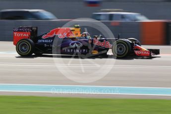 World © Octane Photographic Ltd. Infiniti Red Bull Racing RB11 – Daniil Kvyat. Friday 27th November 2015, F1 Abu Dhabi Grand Prix, Practice 1, Yas Marina. Digital Ref: 1477CB1L5298