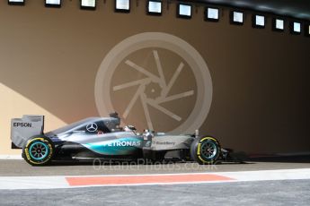 World © Octane Photographic Ltd. Mercedes AMG Petronas F1 W06 Hybrid – Lewis Hamilton. Friday 27th November 2015, F1 Abu Dhabi Grand Prix, Practice 1, Yas Marina. Digital Ref: 1477CB7D1669