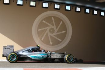World © Octane Photographic Ltd. Mercedes AMG Petronas F1 W06 Hybrid – Nico Rosberg. Friday 27th November 2015, F1 Abu Dhabi Grand Prix, Practice 1, Yas Marina. Digital Ref: 1477CB7D1674