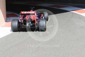 World © Octane Photographic Ltd. Scuderia Toro Rosso STR10 – Max Verstappen. Friday 27th November 2015, F1 Abu Dhabi Grand Prix, Practice 1, Yas Marina. Digital Ref: 1477CB7D1684