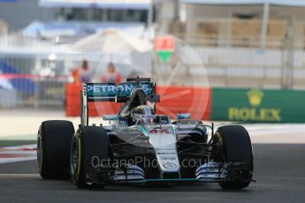 World © Octane Photographic Ltd. Mercedes AMG Petronas F1 W06 Hybrid – Lewis Hamilton. Friday 27th November 2015, F1 Abu Dhabi Grand Prix, Practice 1, Yas Marina. Digital Ref: 1477LB1D6807