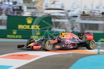 World © Octane Photographic Ltd. Infiniti Red Bull Racing RB11 – Daniil Kvyat. Friday 27th November 2015, F1 Abu Dhabi Grand Prix, Practice 2, Yas Marina. Digital Ref: 1478CB1L5765