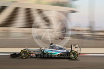 World © Octane Photographic Ltd. Mercedes AMG Petronas F1 W06 Hybrid – Lewis Hamilton. Friday 27th November 2015, F1 Abu Dhabi Grand Prix, Practice 2, Yas Marina. Digital Ref: 1478CB7D1884