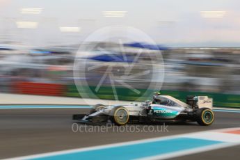 World © Octane Photographic Ltd. Mercedes AMG Petronas F1 W06 Hybrid – Nico Rosberg. Friday 27th November 2015, F1 Abu Dhabi Grand Prix, Practice 2, Yas Marina. Digital Ref: 1478CB7D1896