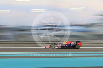 World © Octane Photographic Ltd. Infiniti Red Bull Racing RB11 – Daniel Ricciardo. Friday 27th November 2015, F1 Abu Dhabi Grand Prix, Practice 2, Yas Marina. Digital Ref: 1478CB7D1927