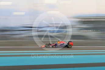 World © Octane Photographic Ltd. Infiniti Red Bull Racing RB11 – Daniel Ricciardo. Friday 27th November 2015, F1 Abu Dhabi Grand Prix, Practice 2, Yas Marina. Digital Ref: 1478CB7D1966
