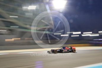 World © Octane Photographic Ltd. Scuderia Toro Rosso STR10 – Carlos Sainz Jnr. Friday 27th November 2015, F1 Abu Dhabi Grand Prix, Practice 2, Yas Marina. Digital Ref: 1478CB7D2318