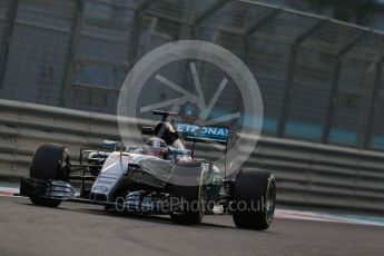 World © Octane Photographic Ltd. Mercedes AMG Petronas F1 W06 Hybrid – Lewis Hamilton. Friday 27th November 2015, F1 Abu Dhabi Grand Prix, Practice 2, Yas Marina. Digital Ref: 1478LB1D7112