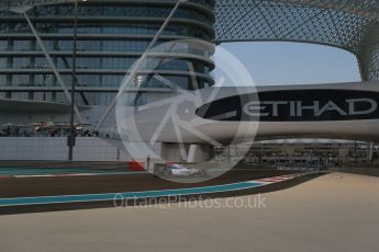 World © Octane Photographic Ltd. Williams Martini Racing FW37 – Valtteri Bottas. Friday 27th November 2015, F1 Abu Dhabi Grand Prix, Practice 2, Yas Marina. Digital Ref: 1478LB1D7238