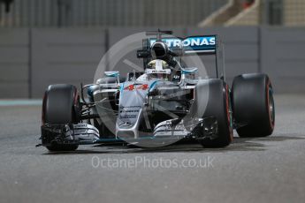 World © Octane Photographic Ltd. Mercedes AMG Petronas F1 W06 Hybrid – Lewis Hamilton. Friday 27th November 2015, F1 Abu Dhabi Grand Prix, Practice 2, Yas Marina. Digital Ref: 1478LB1D7710
