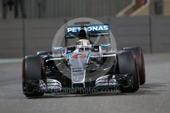 World © Octane Photographic Ltd. Mercedes AMG Petronas F1 W06 Hybrid – Lewis Hamilton. Friday 27th November 2015, F1 Abu Dhabi Grand Prix, Practice 2, Yas Marina. Digital Ref: 1478LB1D7857