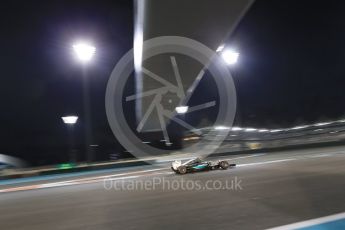 World © Octane Photographic Ltd. Mercedes AMG Petronas F1 W06 Hybrid – Lewis Hamilton. Friday 27th November 2015, F1 Abu Dhabi Grand Prix, Practice 2, Yas Marina. Digital Ref: 1478LB1D8036
