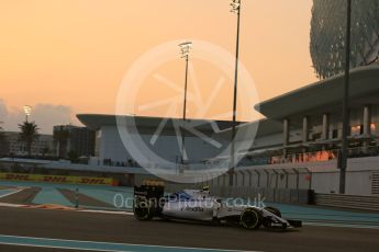 World © Octane Photographic Ltd. Williams Martini Racing FW37 – Valtteri Bottas. Friday 27th November 2015, F1 Abu Dhabi Grand Prix, Practice 2, Yas Marina. Digital Ref: 1478LB5D4227