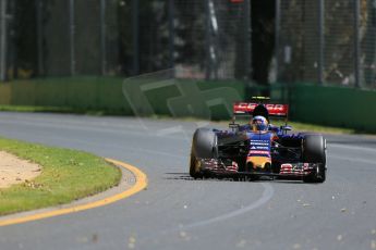 World © Octane Photographic Ltd. Scuderia Toro Rosso STR10 – Carlos Sainz Jnr. Friday 13th March 2015, F1 Australian GP Practice 1, Melbourne, Albert Park, Australia. Digital Ref:1200LB1D5484