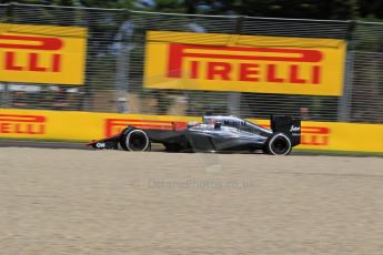 World © Octane Photographic Ltd. McLaren Honda MP4/30 – Kevin Magnussen. Friday 13th March 2015, F1 Australian GP Practice 1, Melbourne, Albert Park, Australia. Digital Ref: 1200LW1L5747