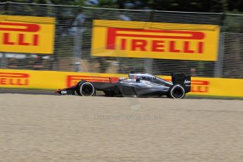 World © Octane Photographic Ltd. McLaren Honda MP4/30 – Kevin Magnussen. Friday 13th March 2015, F1 Australian GP Practice 1, Melbourne, Albert Park, Australia. Digital Ref: 1200LW1L5747