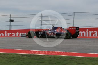 World © Octane Photographic Ltd. Scuderia Toro Rosso STR10 – Max Verstappen. Sunday 25th October 2015, F1 USA Grand Prix Race, Austin, Texas - Circuit of the Americas (COTA). Digital Ref: 1466LB1D2460