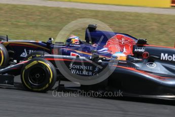 World © Octane Photographic Ltd. Scuderia Toro Rosso STR10 – Max Verstappen and McLaren Honda MP4/30 – Fernando Alonso. Sunday 26th July 2015, F1 Hungarian GP Race, Hungaroring, Hungary. Digital Ref: