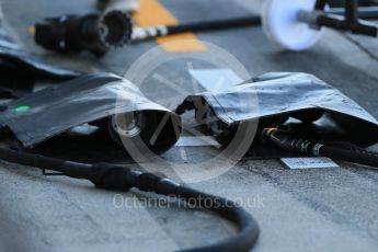 World © Octane Photographic Ltd. Wheel guns. Saturday 5th September 2015, F1 Italian GP Practice 3, Monza, Italy. Digital Ref: 1411LB1D1127