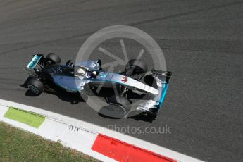 World © Octane Photographic Ltd. Mercedes AMG Petronas F1 W06 Hybrid – Lewis Hamilton. Saturday 5th September 2015, F1 Italian GP Qualifying, Monza, Italy. Digital Ref: 1412LB1D1391