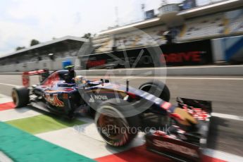 World © Octane Photographic Ltd. Scuderia Toro Rosso STR10 – Carlos Sainz Jnr. Friday 4th September 2015, F1 Italian GP Practice 2, Monza, Italy. Digital Ref: 1407LB5D8335