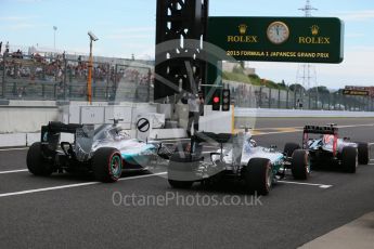 World © Octane Photographic Ltd. Infiniti Red Bull Racing RB11 – Daniel Ricciardo and Mercedes AMG Petronas F1 W06 Hybrid – Nico Rosberg and Lewis Hamilton. Saturday 26th September 2015, F1 Japanese Grand Prix, Practice 3, Suzuka. Digital Ref:
