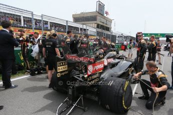 World © Octane Photographic Ltd. Lotus F1 Team E23 Hybrid – Romain Grosjean. Sunday 7th June 2015, F1 Canadian GP Race grid, Circuit Gilles Villeneuve, Montreal, Canada. Digital Ref: 1298LB1D3418