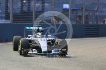 World © Octane Photographic Ltd. Mercedes AMG Petronas F1 W06 Hybrid – Lewis Hamilton. Friday 18th September 2015, F1 Singapore Grand Prix Practice 1, Marina Bay. Digital Ref: