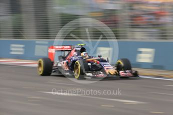 World © Octane Photographic Ltd. Scuderia Toro Rosso STR10 – Carlos Sainz Jnr. Friday 18th September 2015, F1 Singapore Grand Prix Practice 1, Marina Bay. Digital Ref: