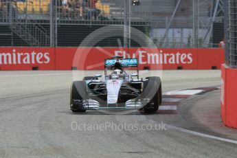World © Octane Photographic Ltd. Mercedes AMG Petronas F1 W06 Hybrid – Lewis Hamilton. Friday 18th September 2015, F1 Singapore Grand Prix Practice 1, Marina Bay. Digital Ref: