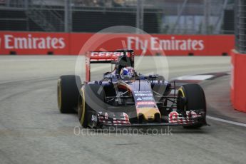 World © Octane Photographic Ltd. Scuderia Toro Rosso STR10 – Max Verstappen. Friday 18th September 2015, F1 Singapore Grand Prix Practice 1, Marina Bay. Digital Ref: