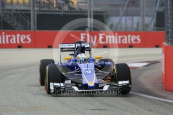 World © Octane Photographic Ltd. Sauber F1 Team C34-Ferrari – Marcus Ericsson. Friday 18th September 2015, F1 Singapore Grand Prix Practice 1, Marina Bay. Digital Ref: