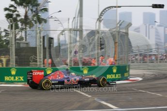 World © Octane Photographic Ltd. Scuderia Toro Rosso STR10 – Carlos Sainz Jnr. Friday 18th September 2015, F1 Singapore Grand Prix Practice 1, Marina Bay. Digital Ref: